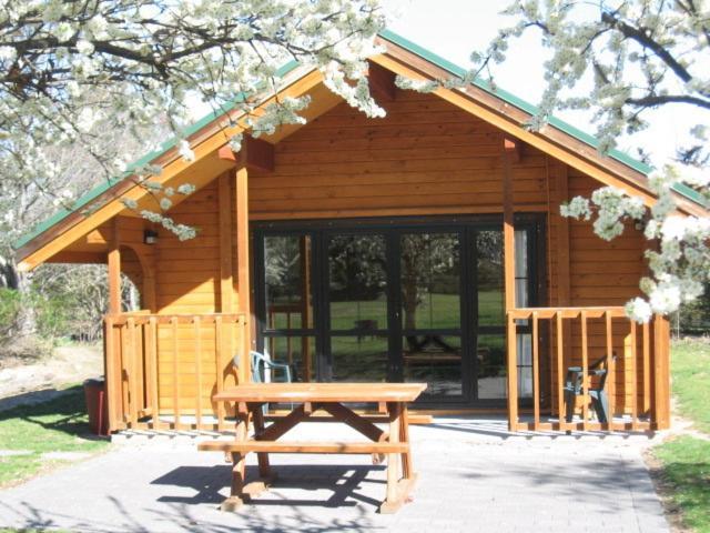 אלכסנדרה Central Chalets Ltd מראה חיצוני תמונה