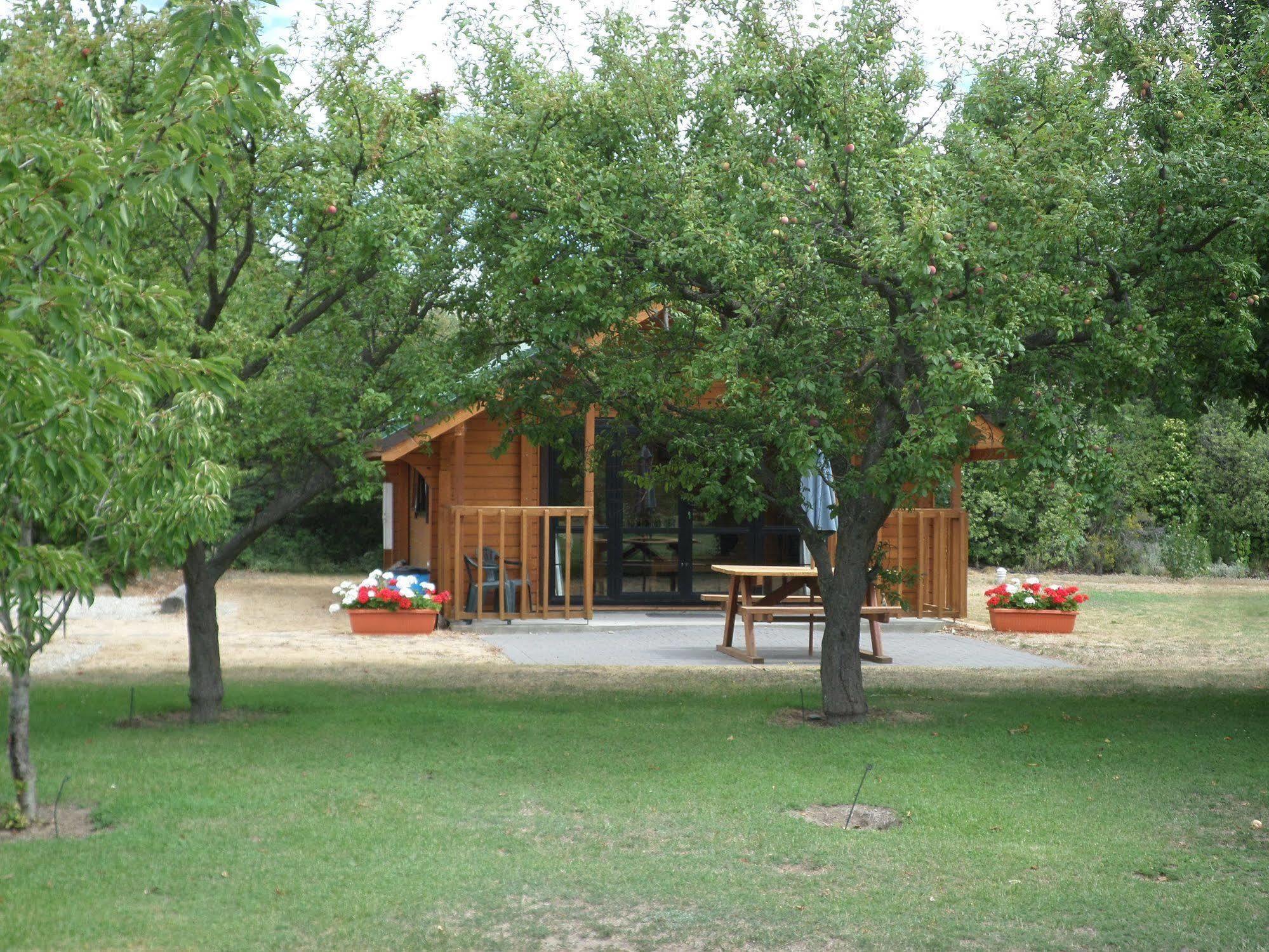אלכסנדרה Central Chalets Ltd מראה חיצוני תמונה