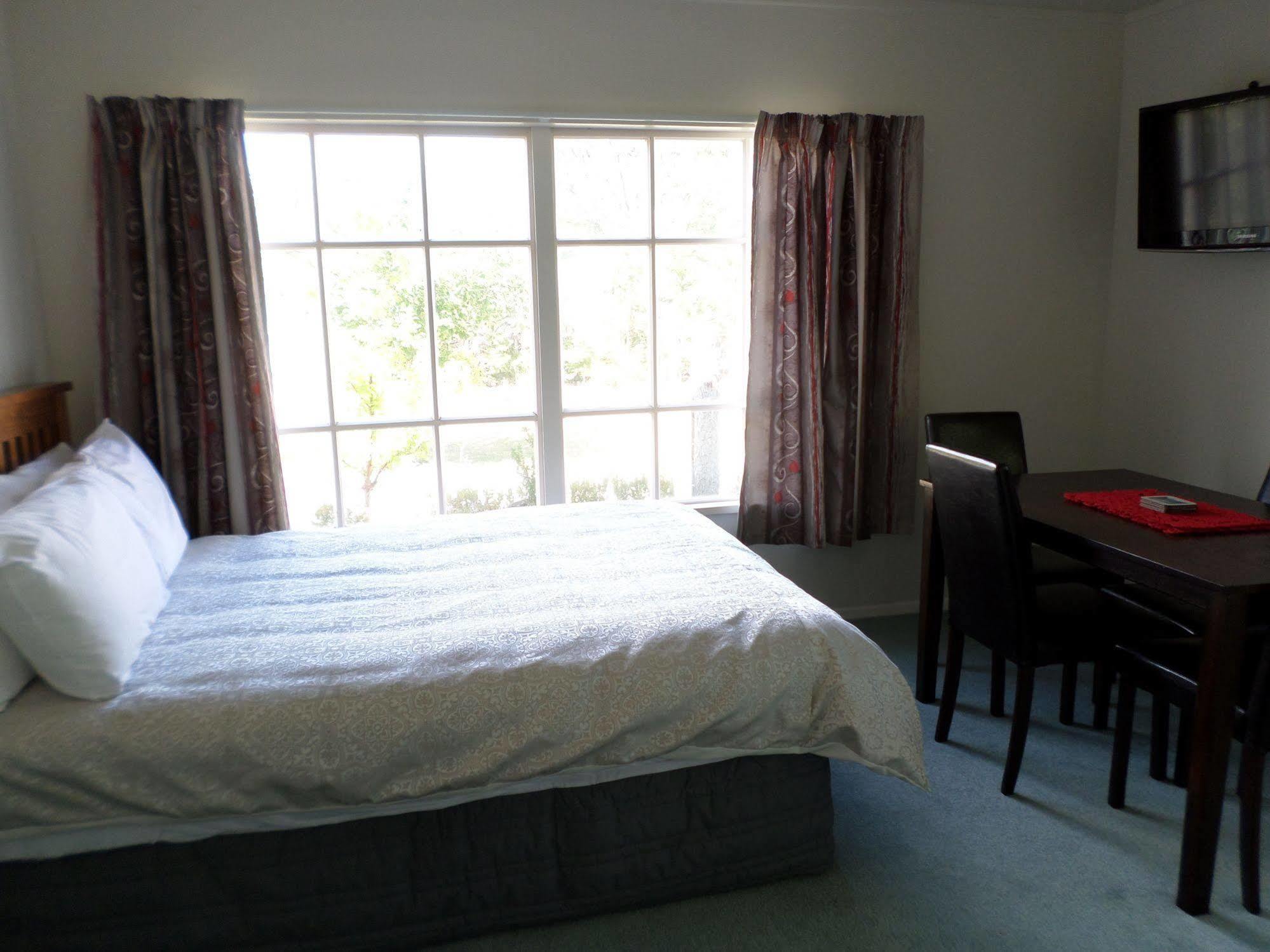 אלכסנדרה Central Chalets Ltd מראה חיצוני תמונה