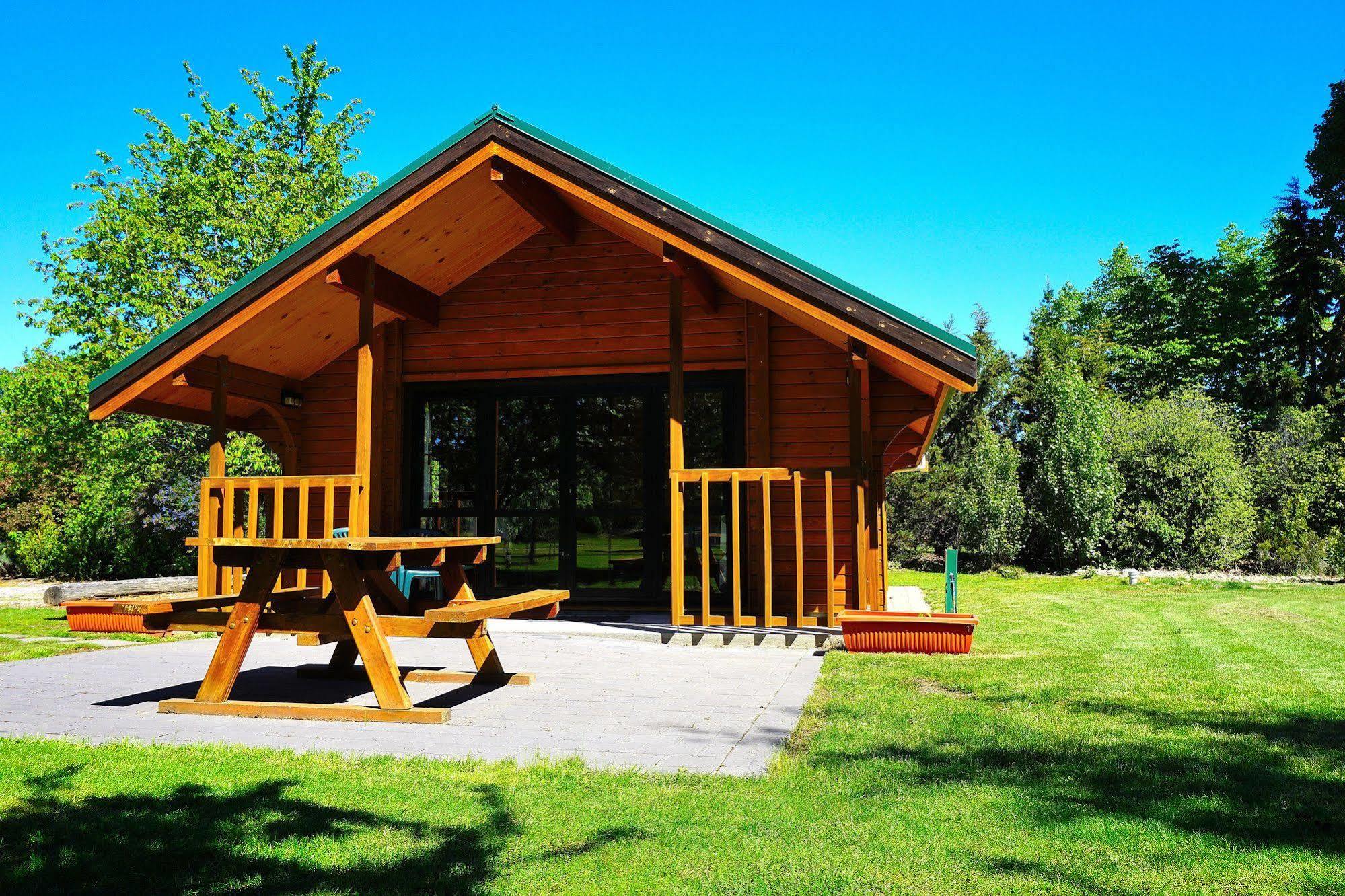 אלכסנדרה Central Chalets Ltd מראה חיצוני תמונה