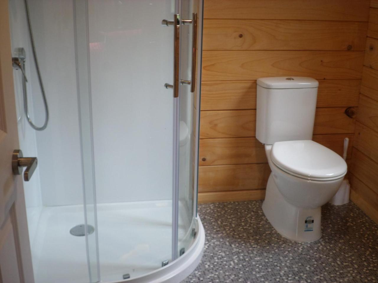 אלכסנדרה Central Chalets Ltd מראה חיצוני תמונה