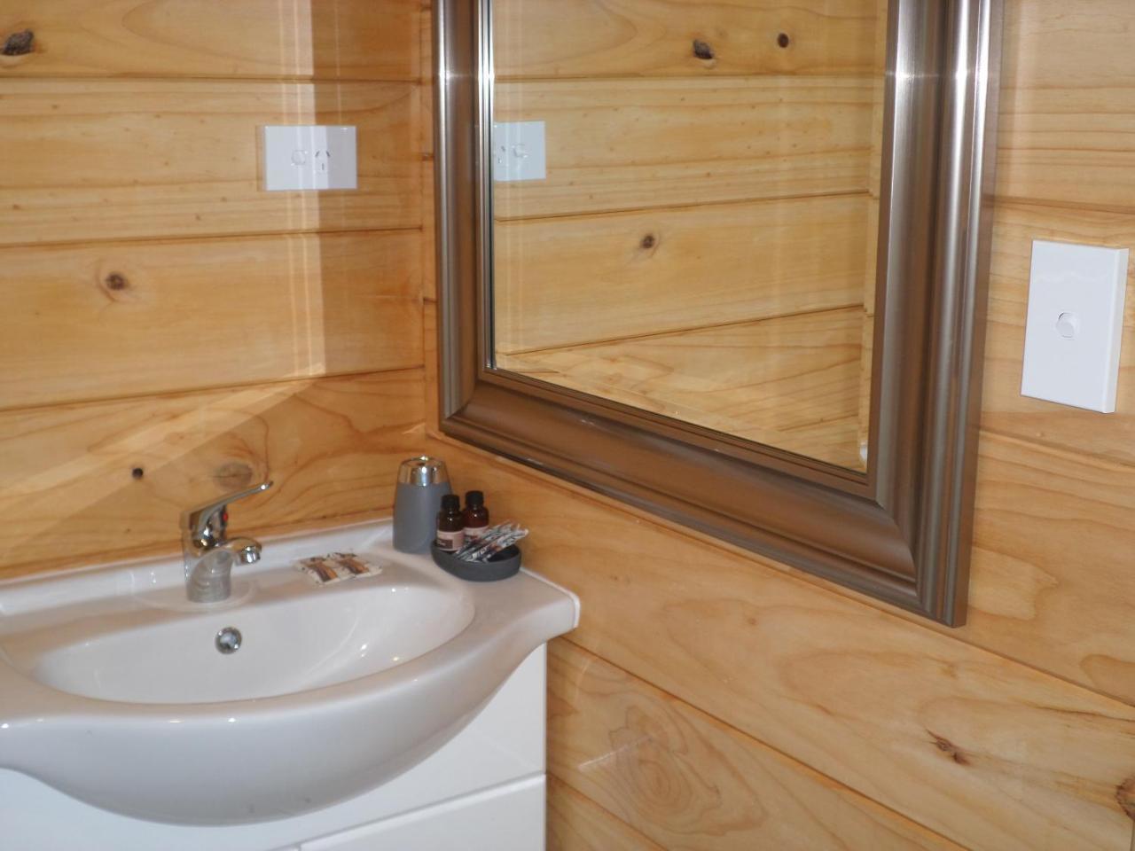 אלכסנדרה Central Chalets Ltd מראה חיצוני תמונה