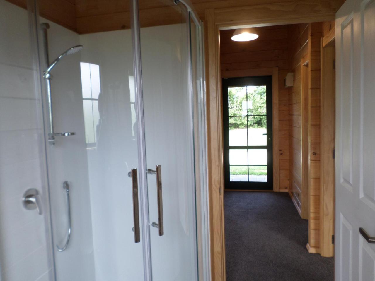 אלכסנדרה Central Chalets Ltd מראה חיצוני תמונה