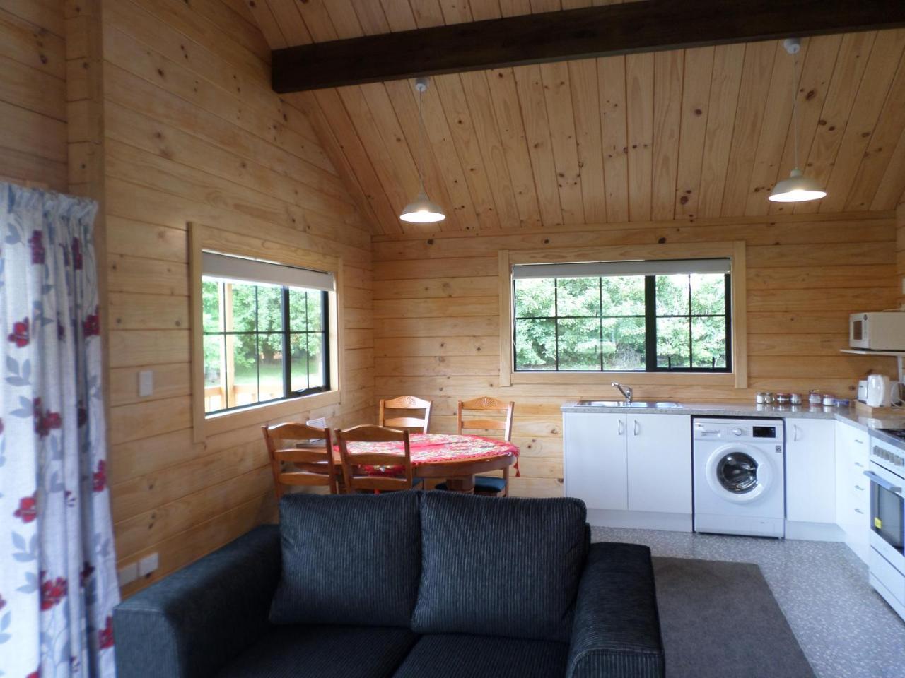 אלכסנדרה Central Chalets Ltd מראה חיצוני תמונה