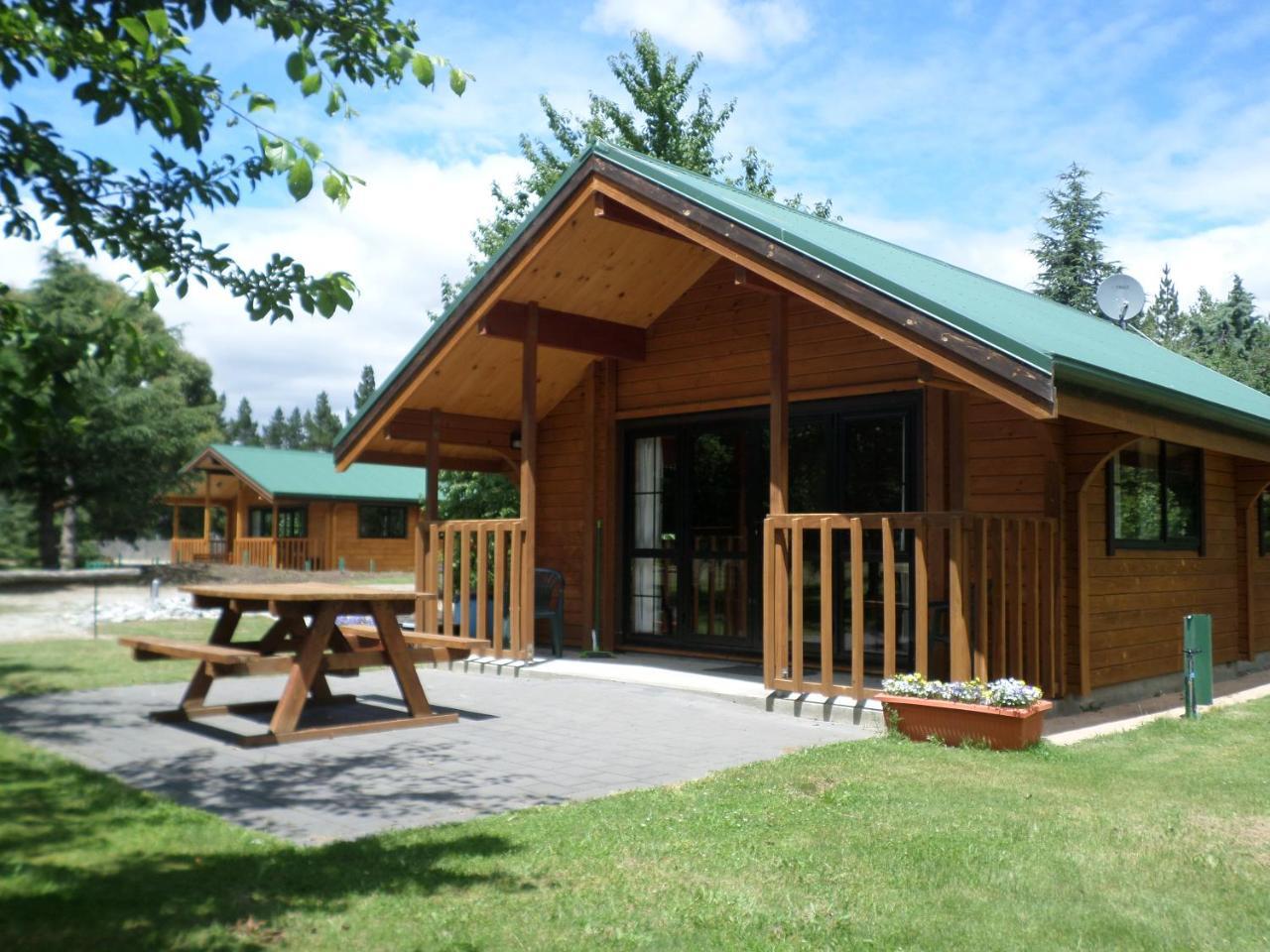 אלכסנדרה Central Chalets Ltd מראה חיצוני תמונה